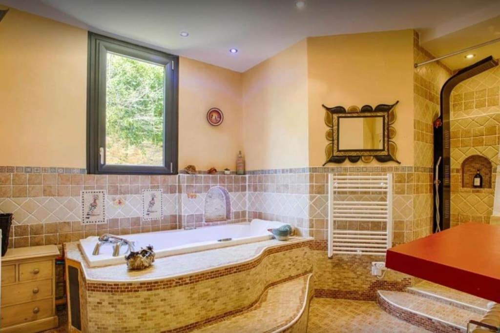 Le Manoir Du Val Villa Douvres-la-Delivrande Exterior photo